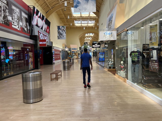 Great Lakes Crossing Outlets - Aug 7 2022 Photo (newer photo)